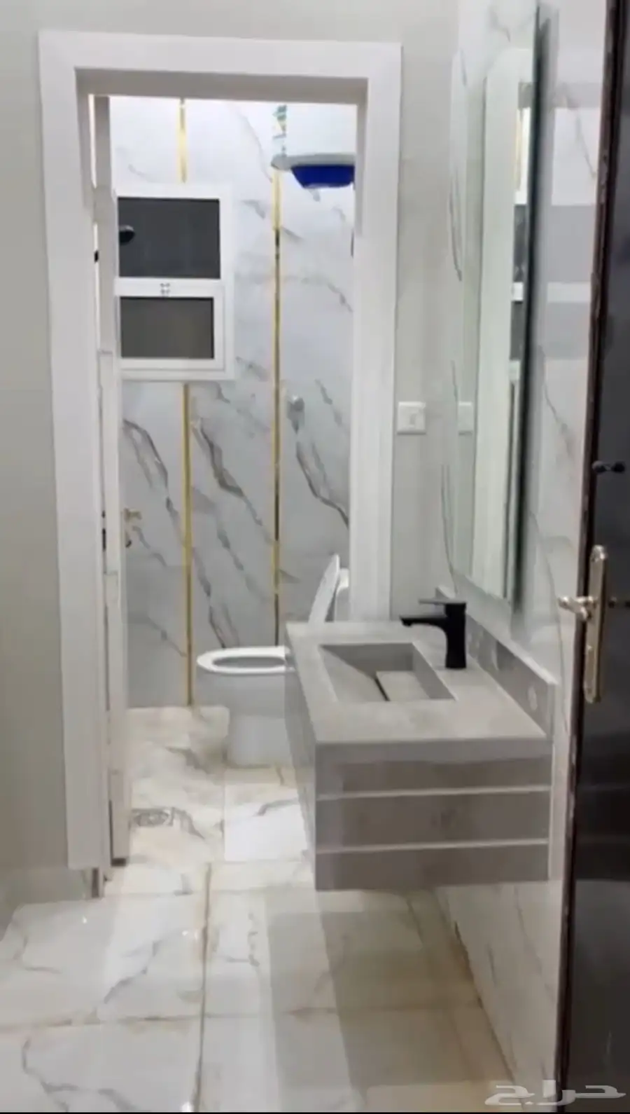 اريد شريك سكن لغرفه ودوره مياه منفصله في حي تنال الرمال 0