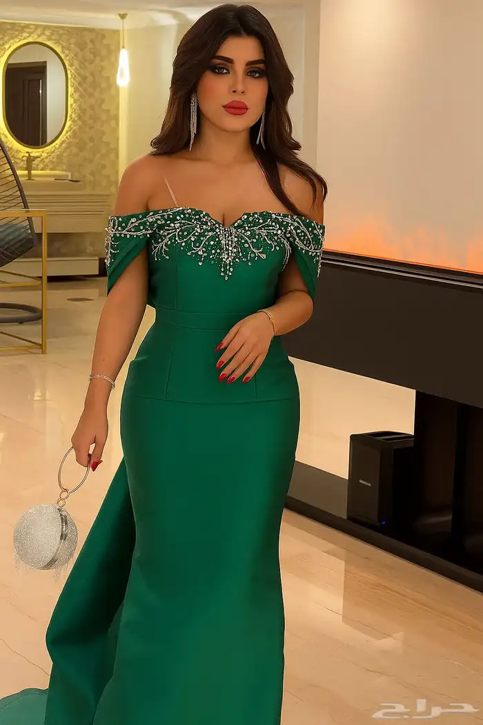 فستان للبيع من مصممه300 0