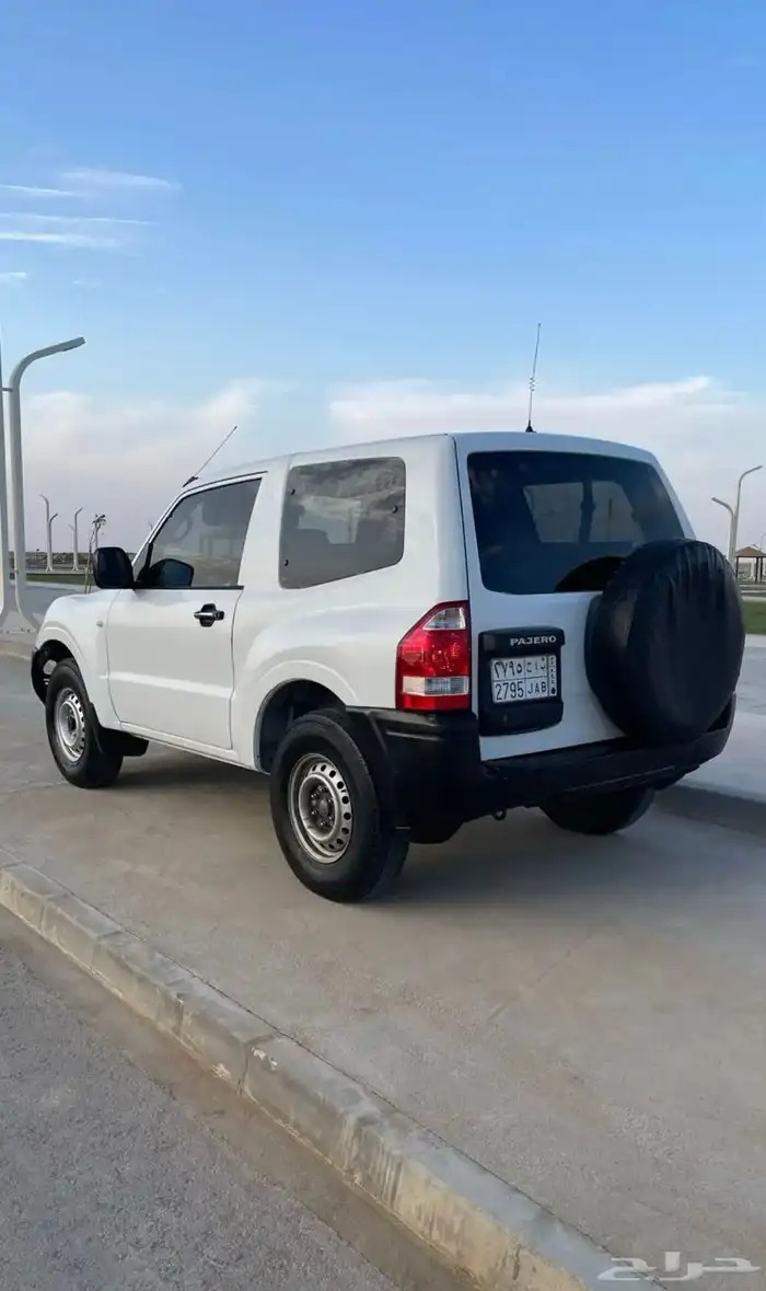 للبيع سياره باجيرو منوة المستخدم نظيف جدا جدا للاحاطه ا 2