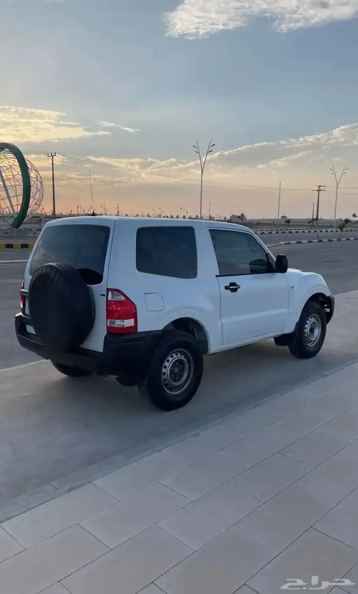 للبيع سياره باجيرو منوة المستخدم نظيف جدا جدا للاحاطه ا 4