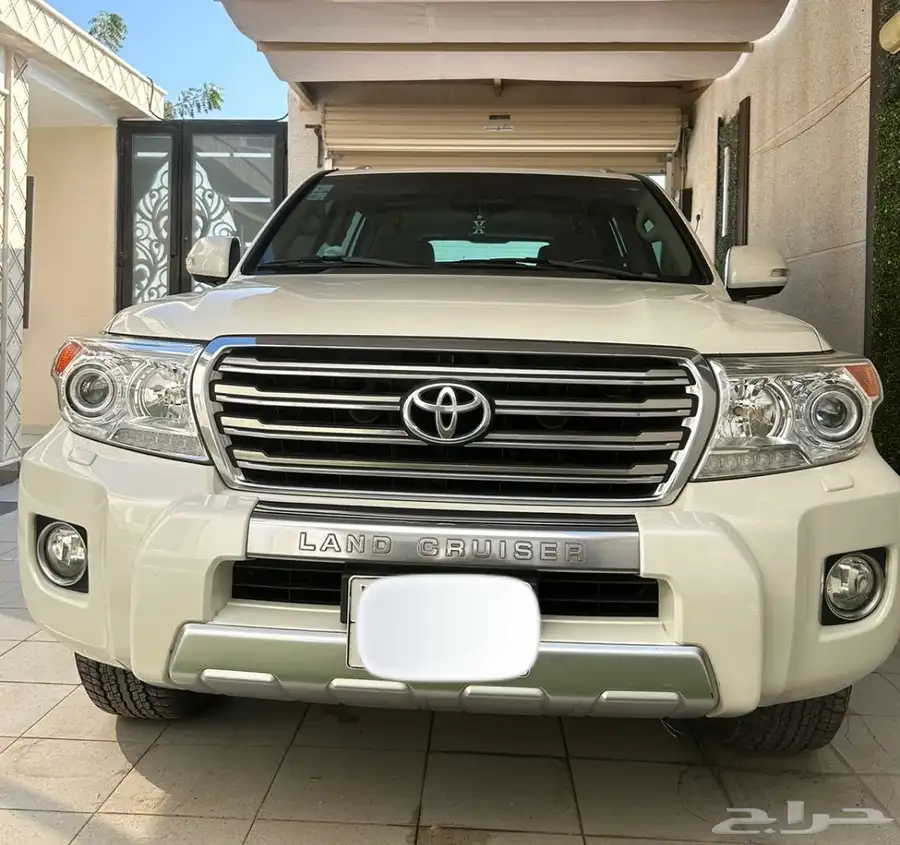 لاندكروزر gxr3ستين عام موديل 2015 1