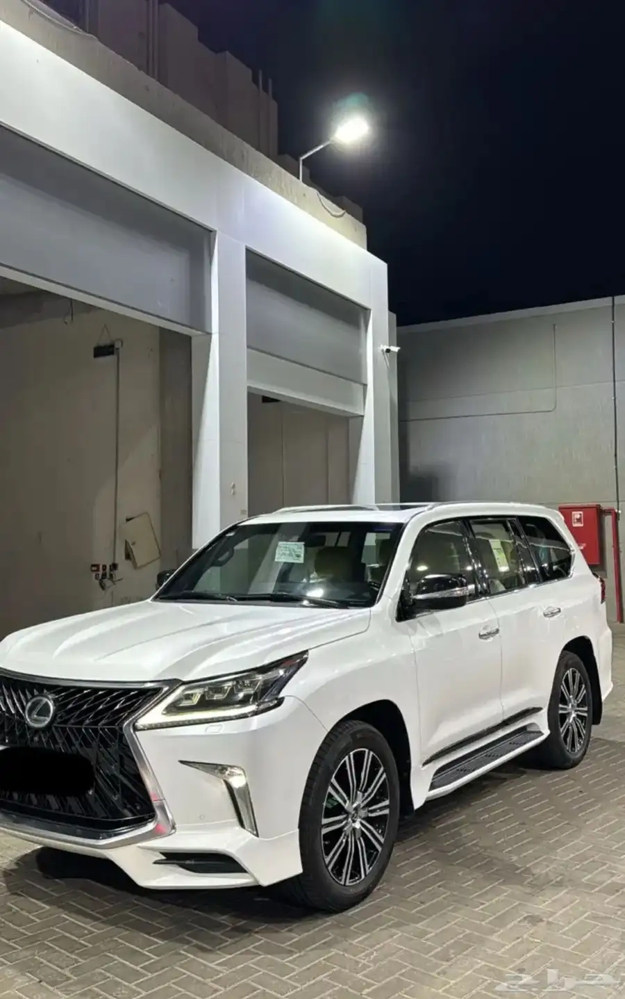 لكزس LX 2017 سعودي 1