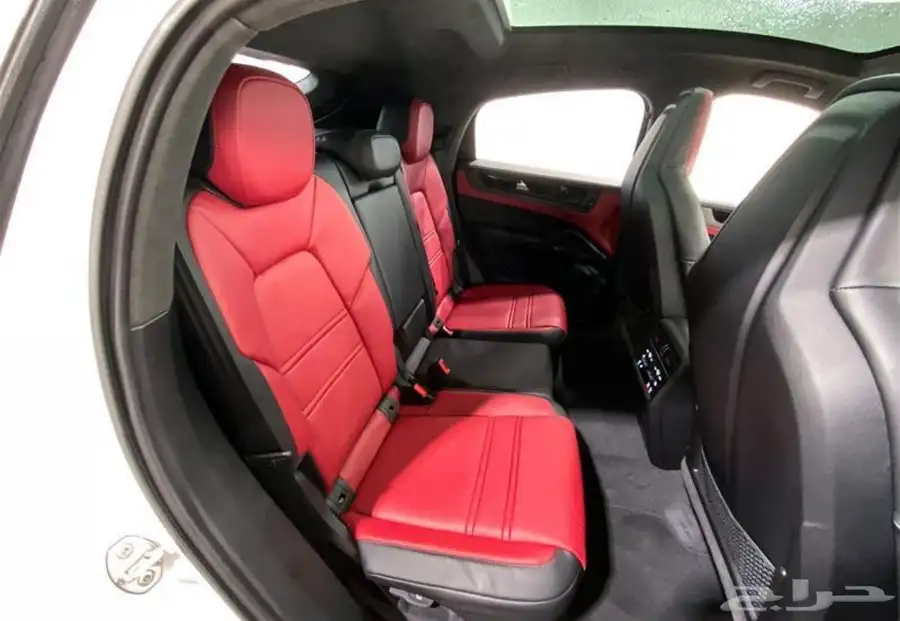 2025 Porsche Cayenne Coupe GTS 9