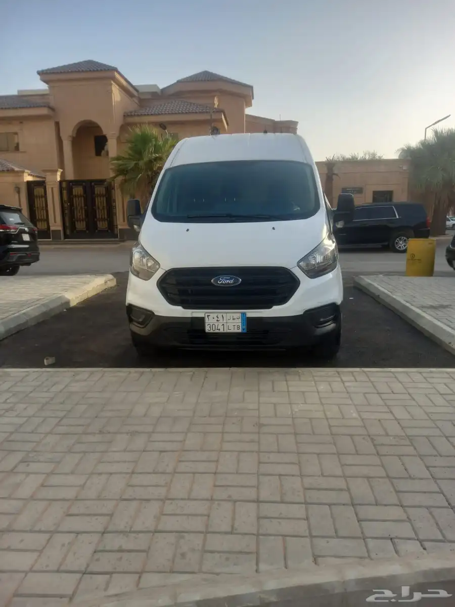 باص فورد ديزل 2023 3