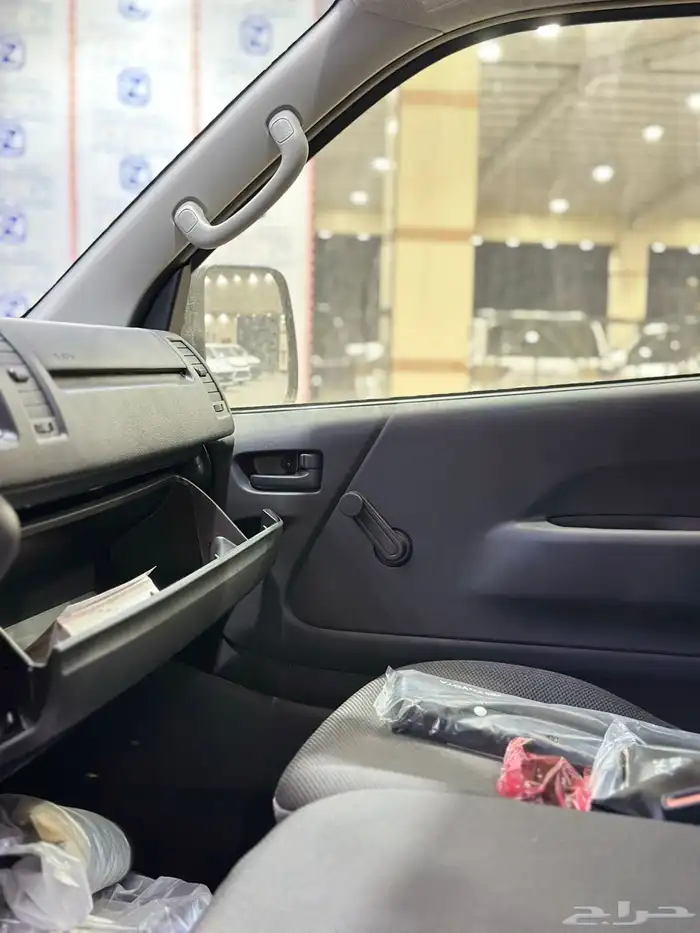باص بضاعة بنزين سقف عالي بسعر خاص للشركات والمؤسسات 8