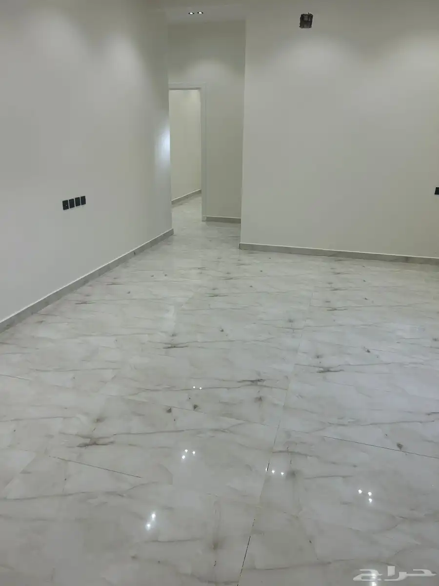 للبيع دور مساحته 300 14