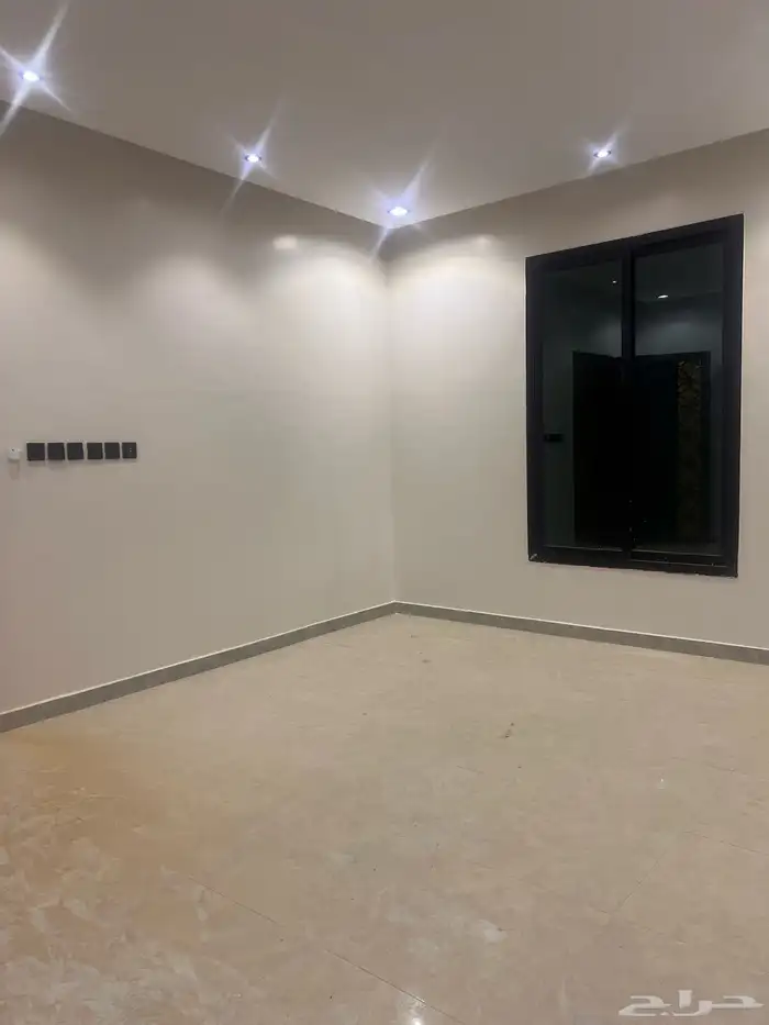 دور ارضي للبيع في حي طويق 3