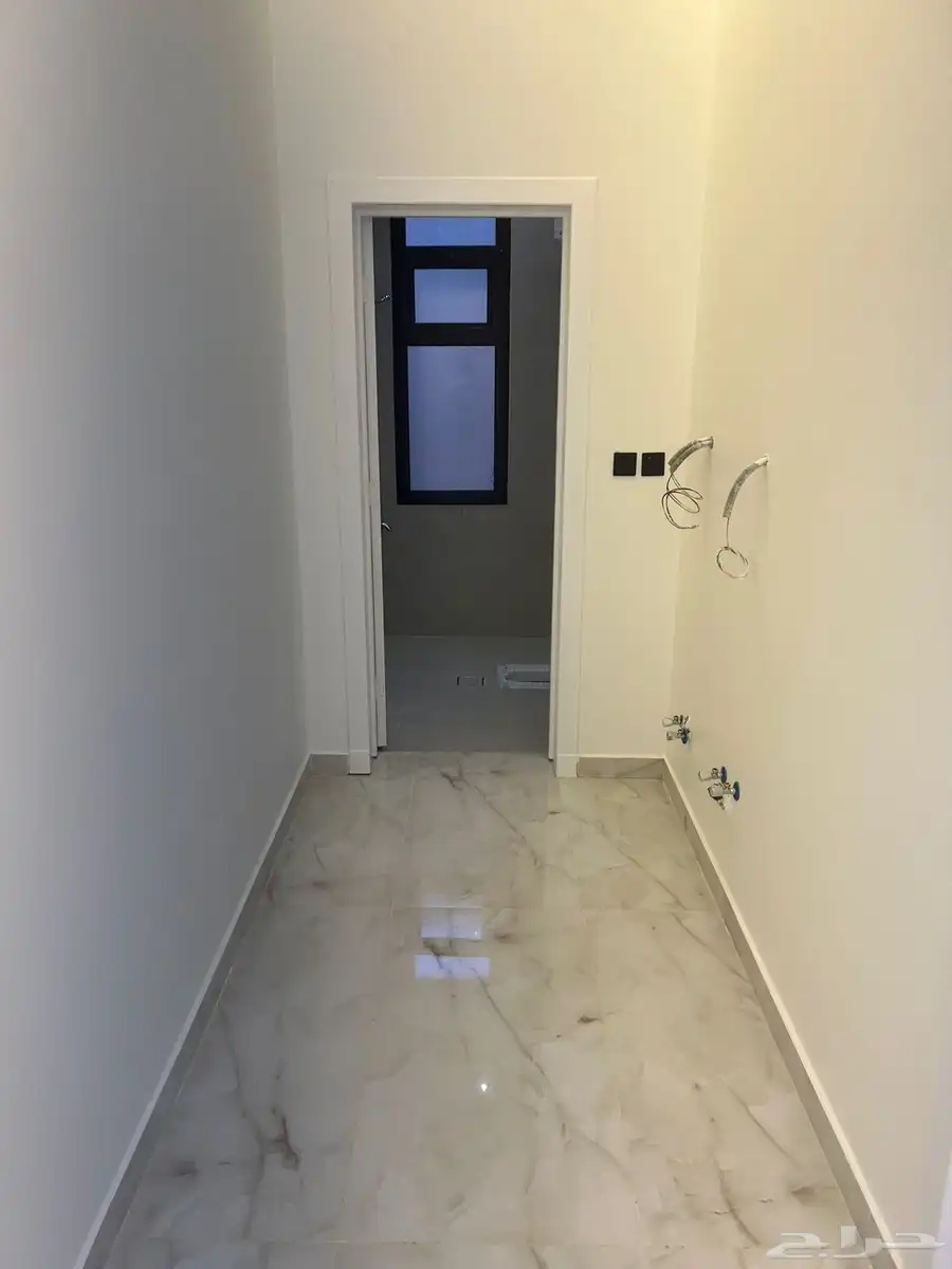 للبيع دور مساحته 300 13