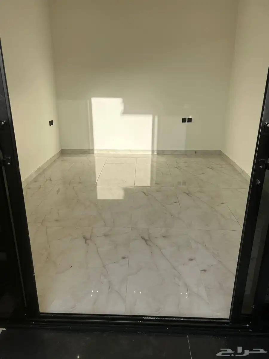للبيع دور مساحته 300 8