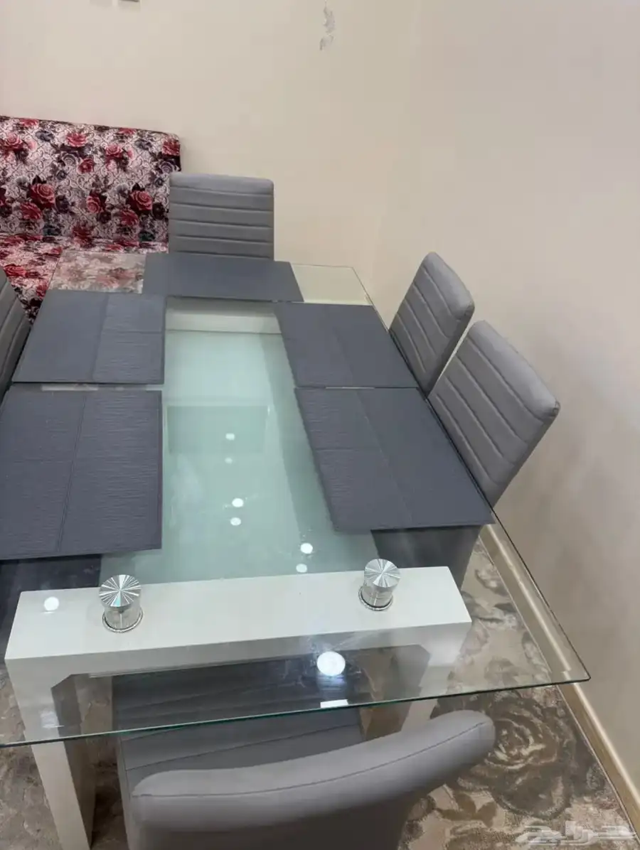 طاولة زجاج 2
