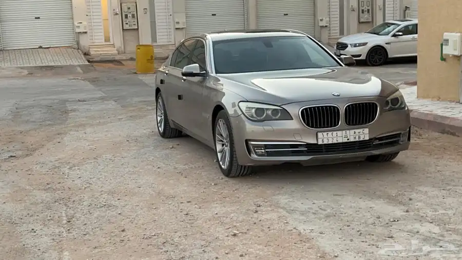 BMW730i 0