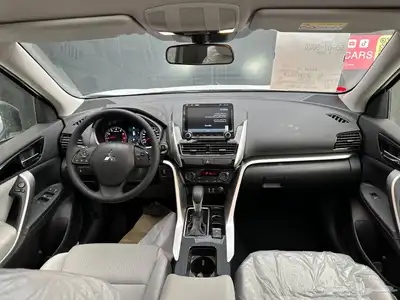 ميتسوبيشي اكليبس كروس GLS 2025 لدى شركة عبدالمجيد الخضر 10