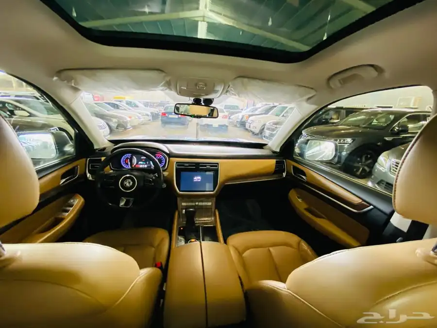 ام جى RX8 2022 7