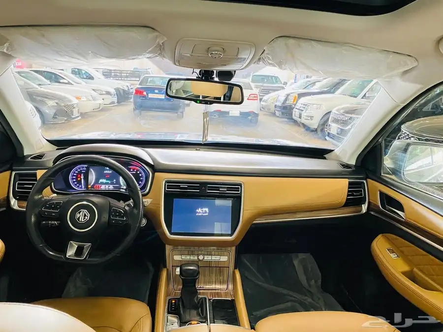 ام جى RX8 2022 8