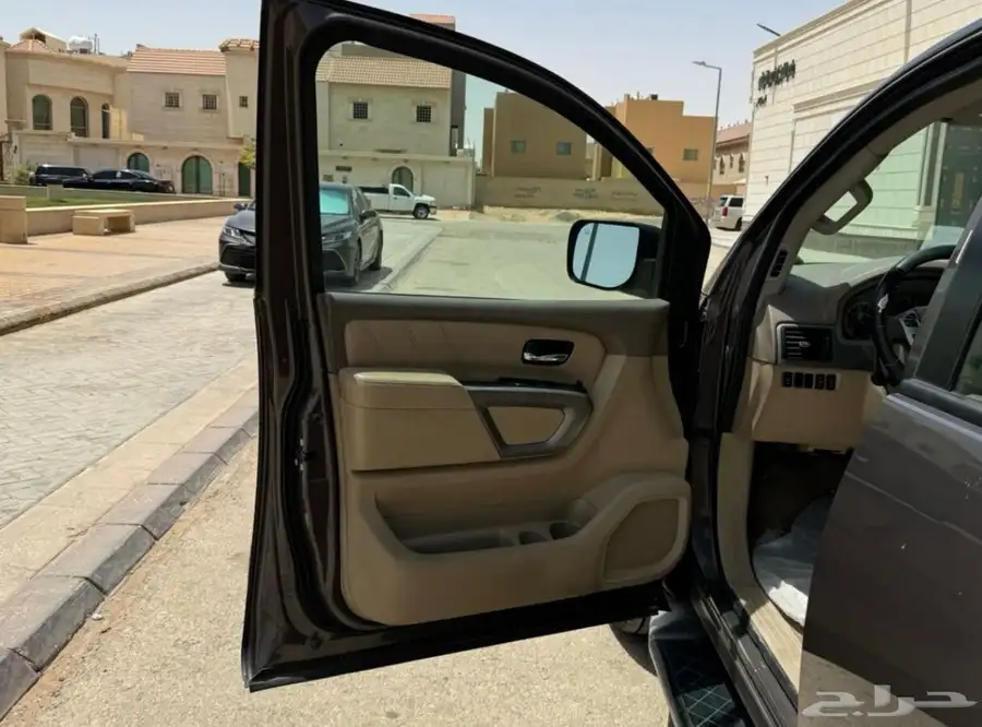 For Sale  2015 Nissan Armada SE   Excellent Condition 20