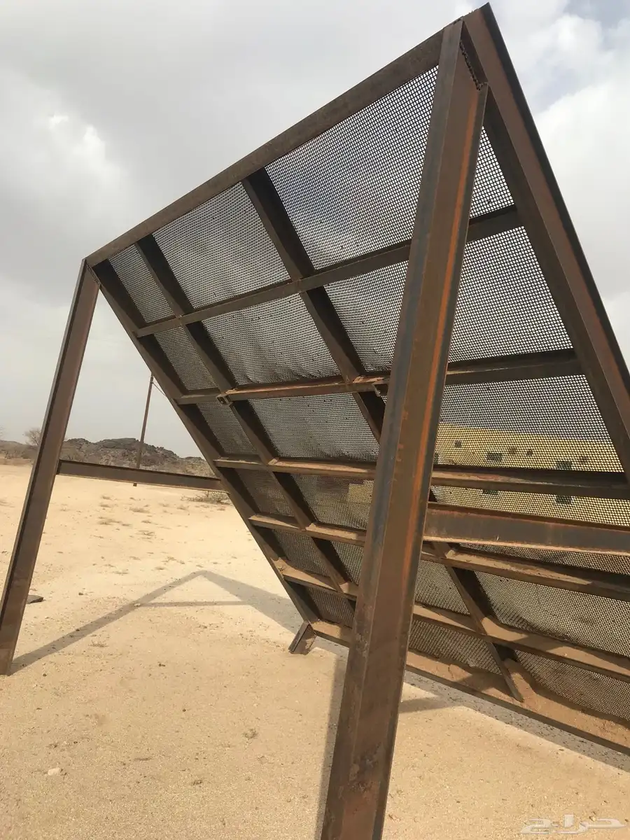 شبك غربال للبطحاء بحالة ممتازه كان يعمل عليه شيول كبير 0