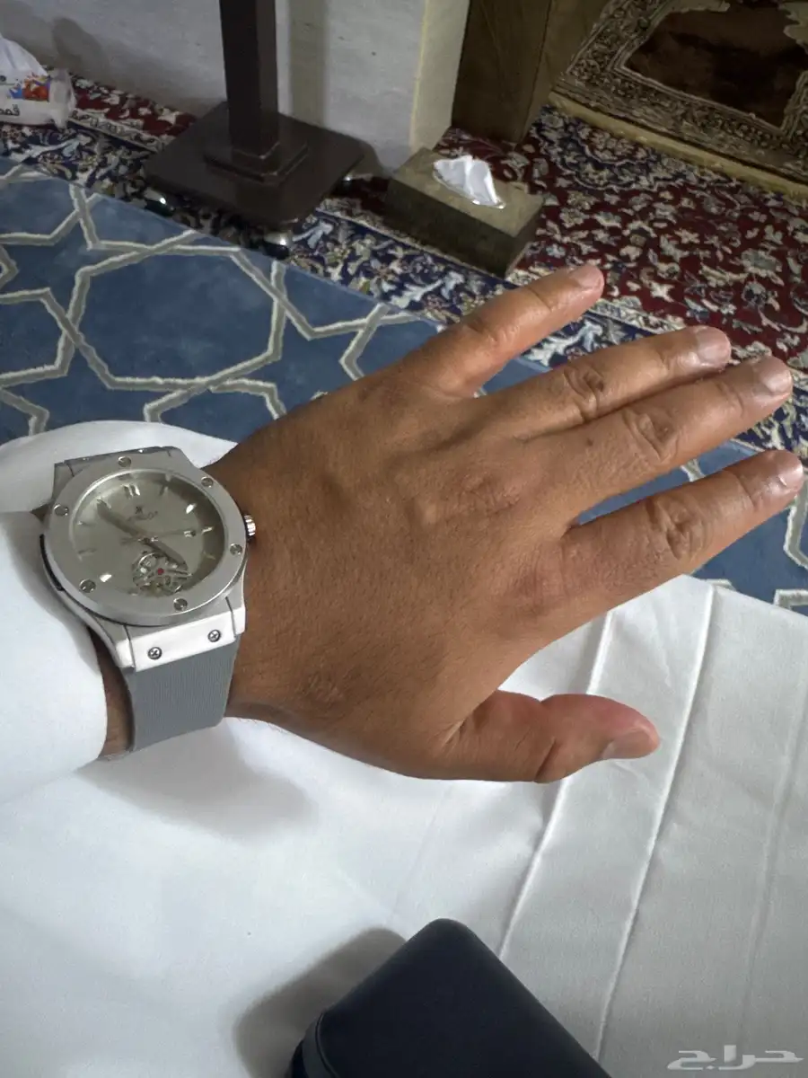 للبيع ساعه تقليد نوع HUBLOT 0