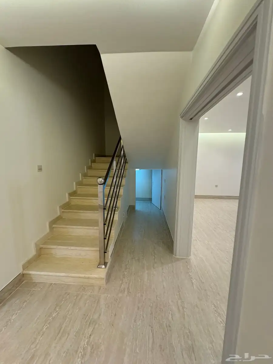 فله للإجار حي العليا مع مسبح Villa for rent w 22