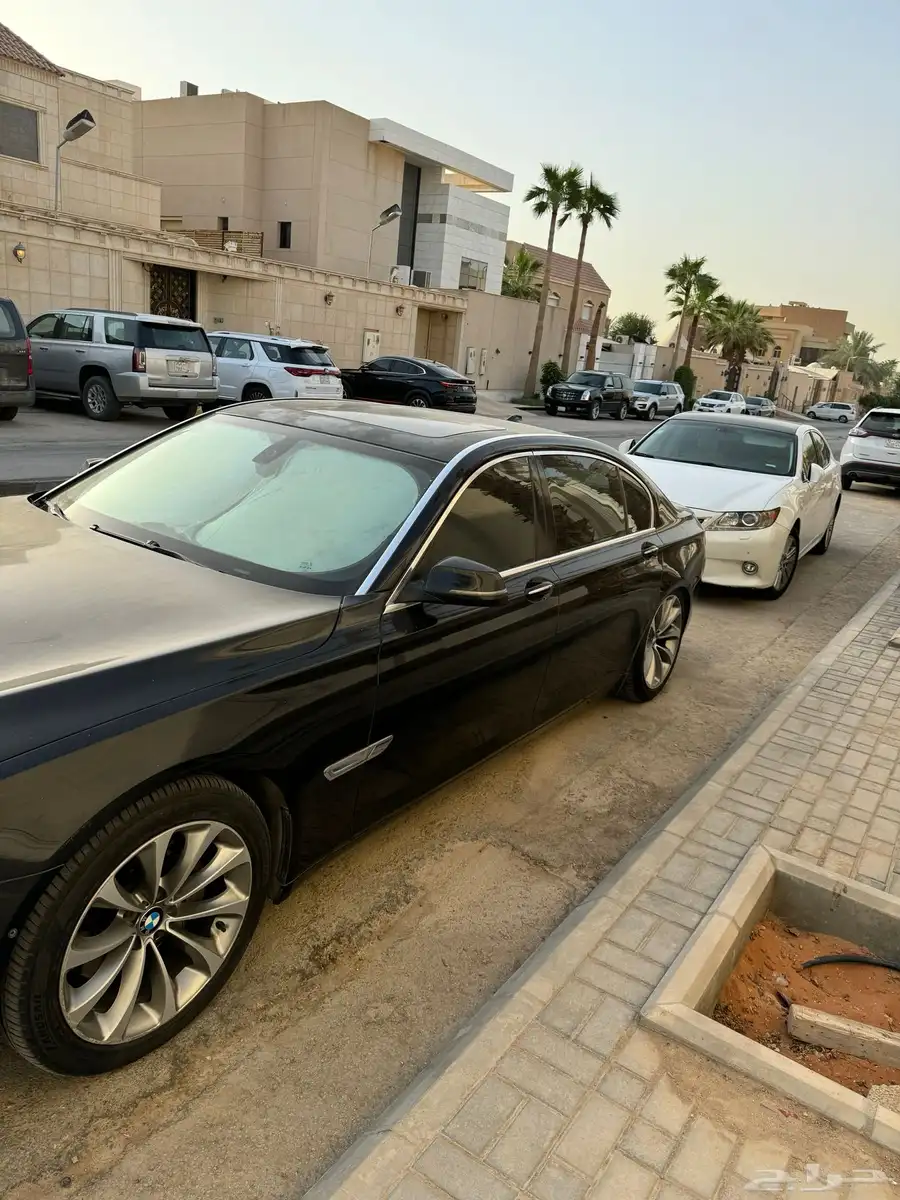 بس ام دبليو 730li موديل 2015 للبيع 1