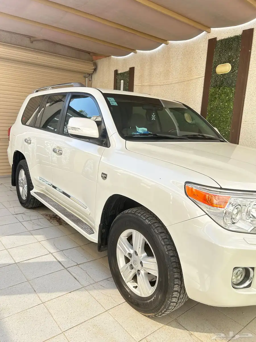 لاندكروزر gxr3ستين عام موديل 2015 17