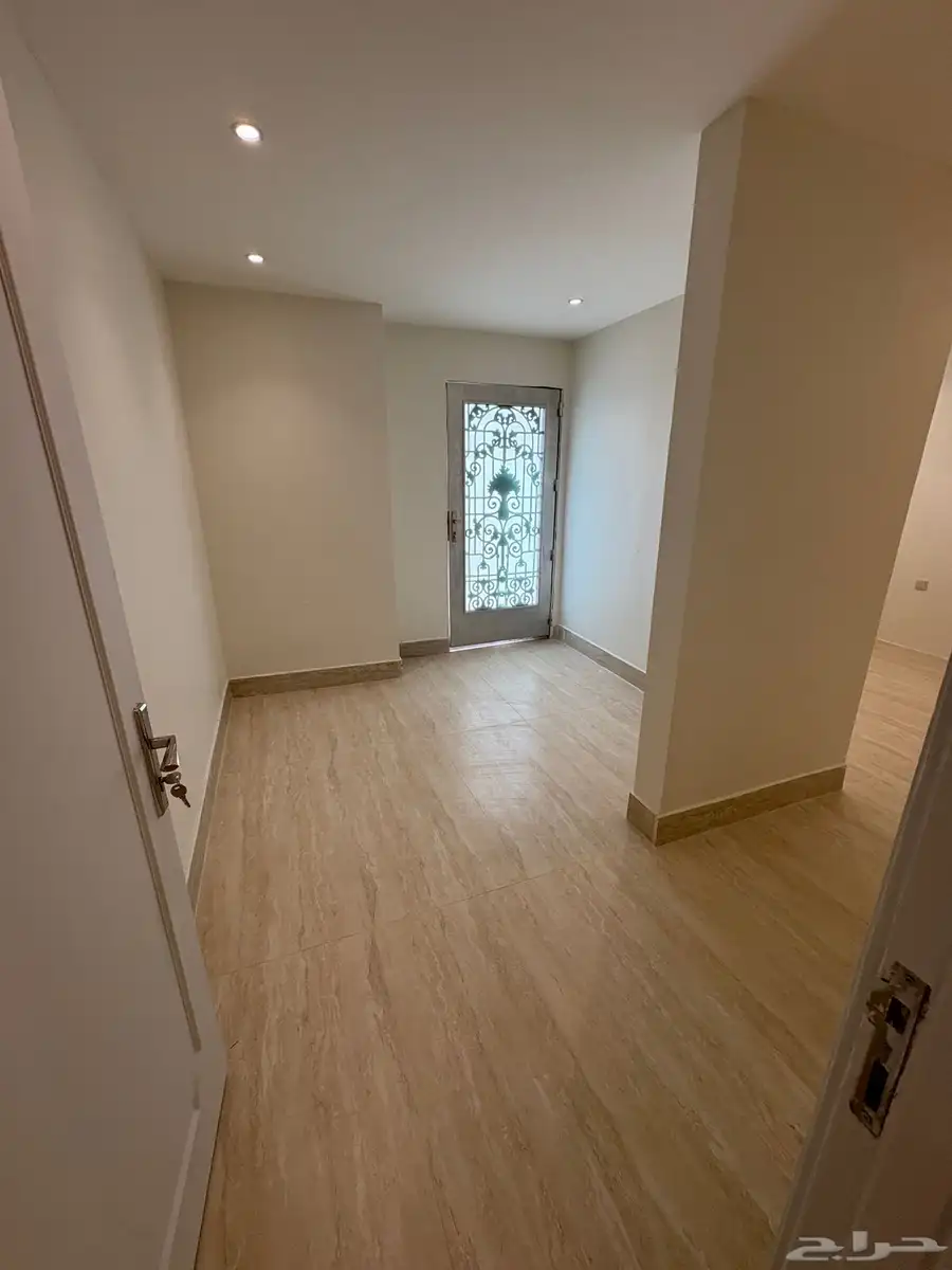 فله للإجار حي العليا مع مسبح Villa for rent w 13