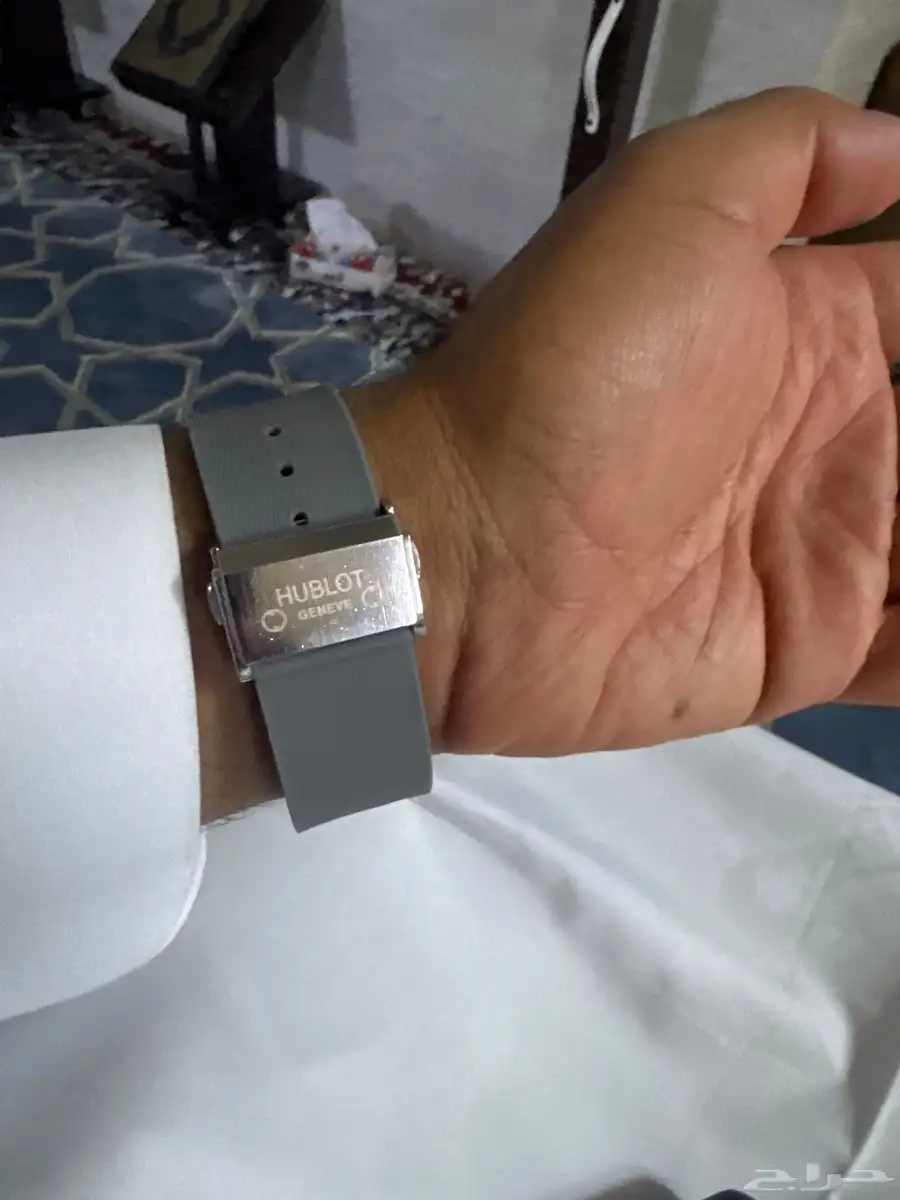 للبيع ساعه تقليد نوع HUBLOT 1