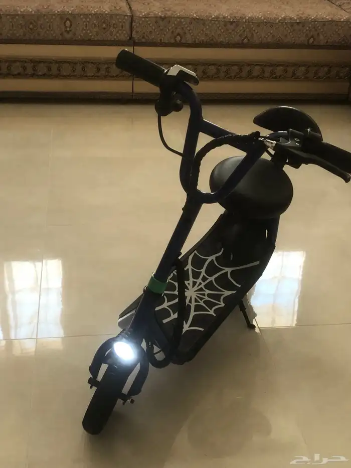 سكوتر مني نظيف جدا  يوجد شحن على حسابك المشتري 0