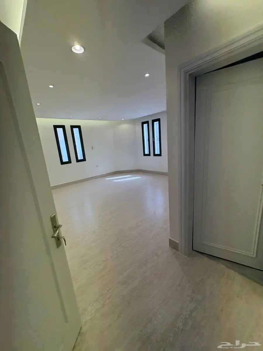 فله للإجار حي العليا مع مسبح Villa for rent w 19