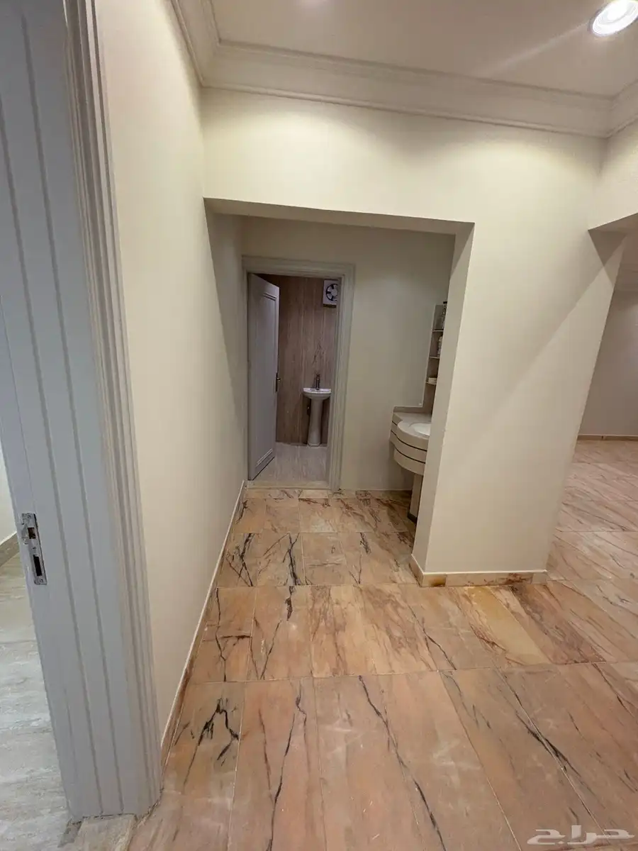 فله للإجار حي العليا مع مسبح Villa for rent w 11