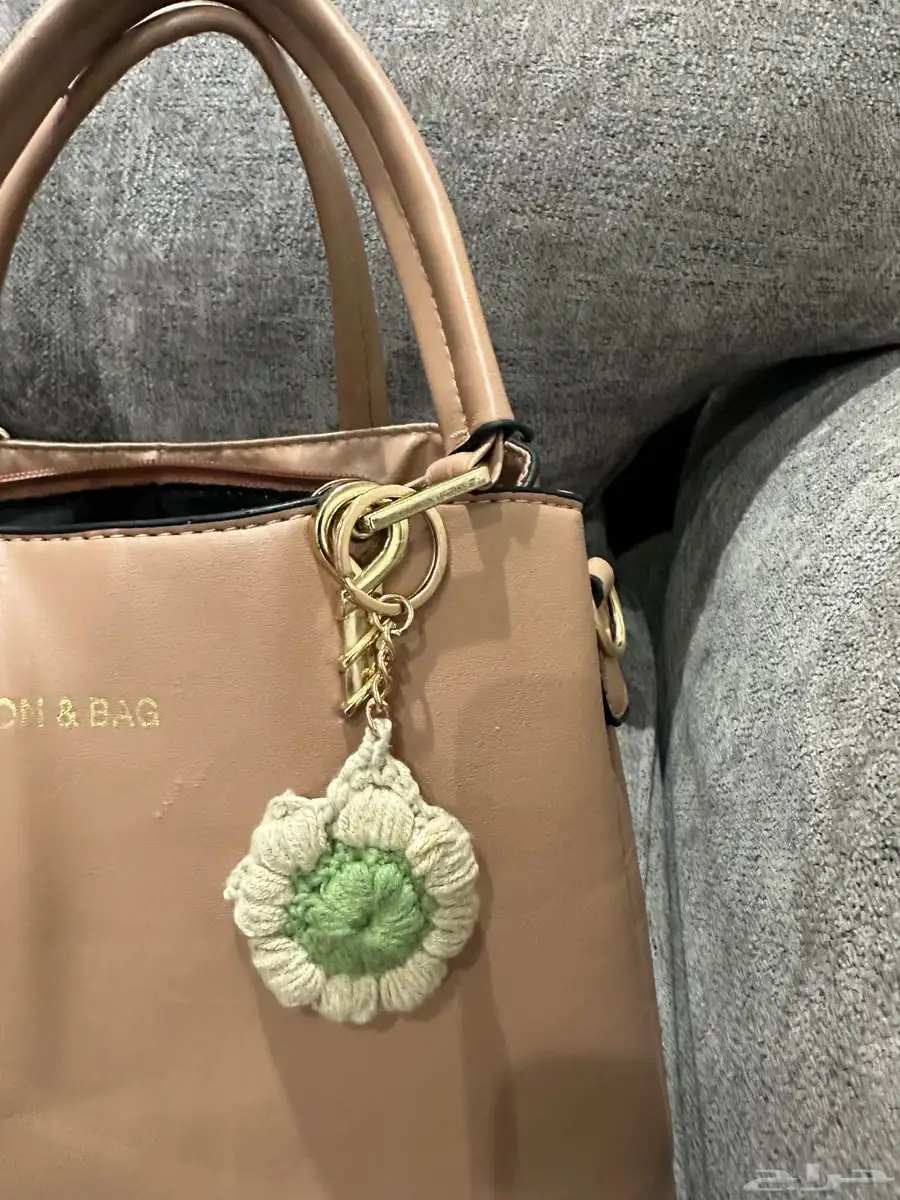 ميداليات وتعليقات كروشه 0