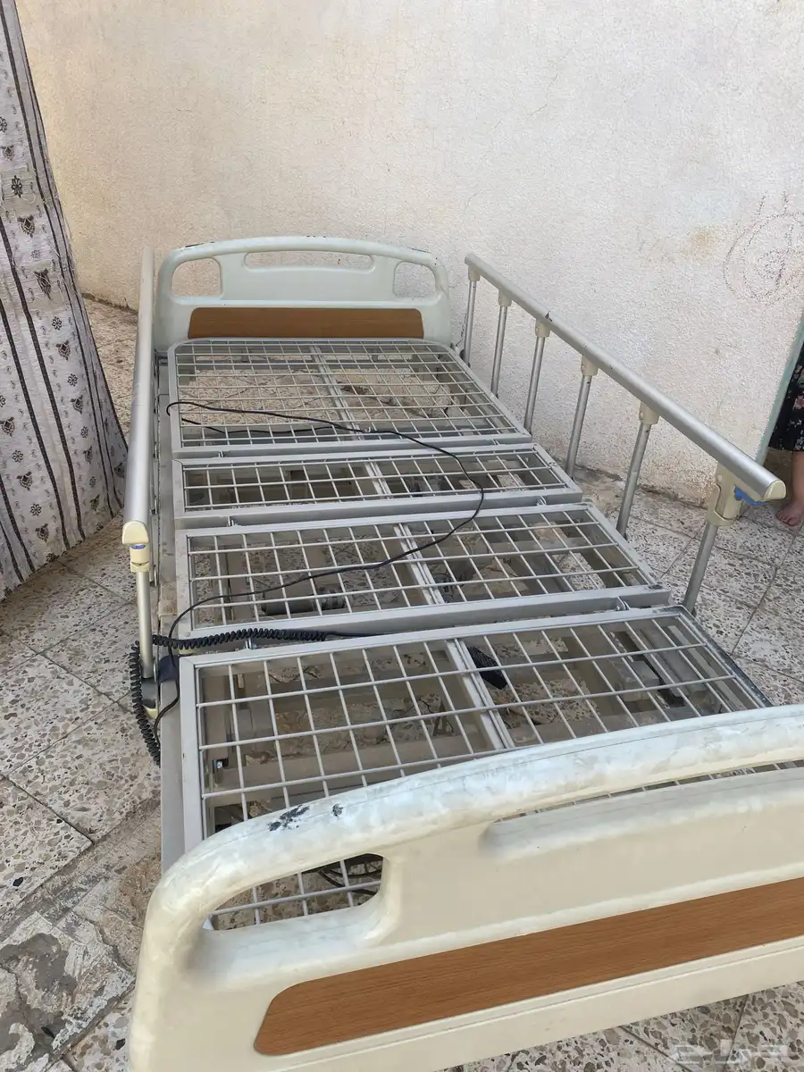 سرير مشفى 0