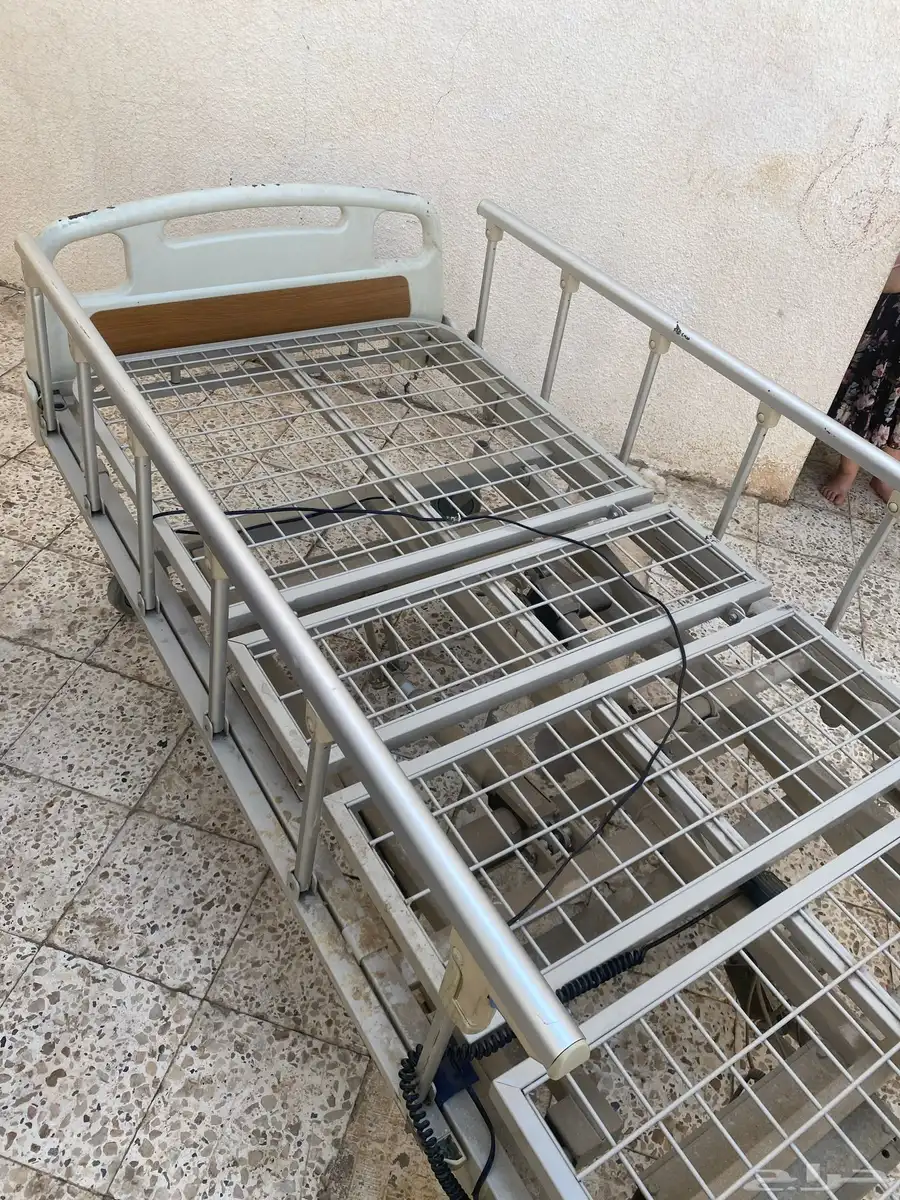 سرير مشفى 1