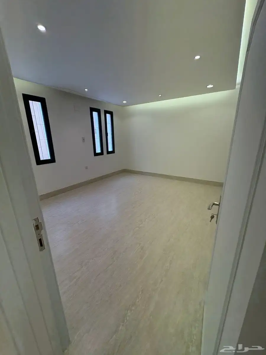 فله للإجار حي العليا مع مسبح Villa for rent w 25