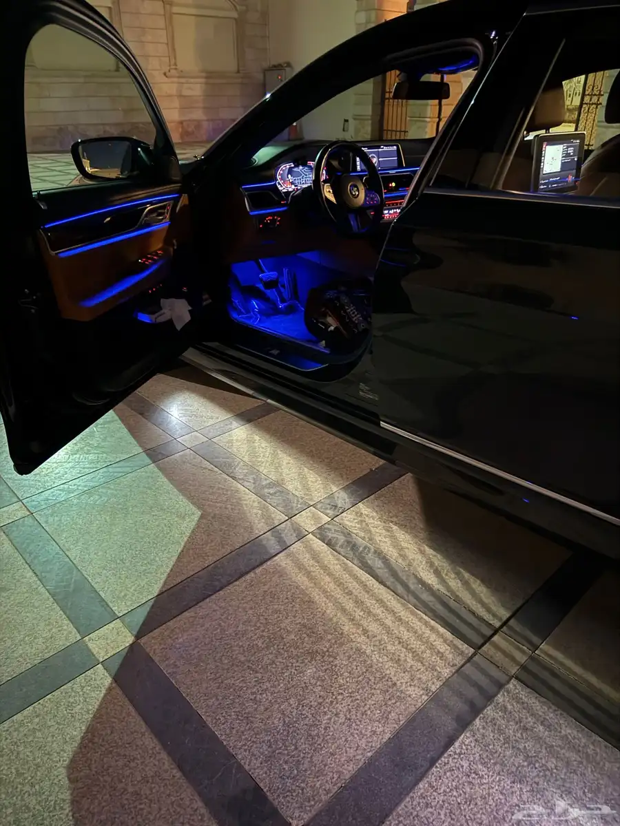 بي ام دبيلو 730 Li 33