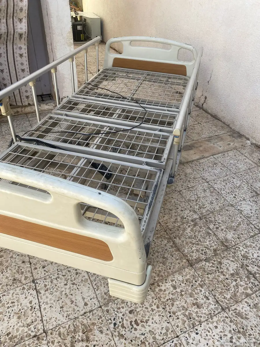 سرير مشفى 2