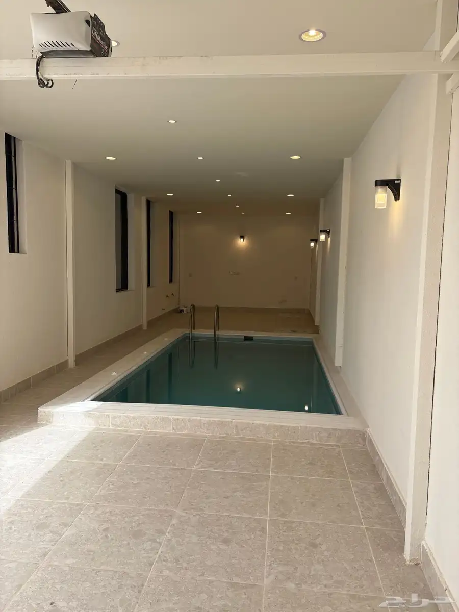 فله للإجار حي العليا مع مسبح Villa for rent w 1