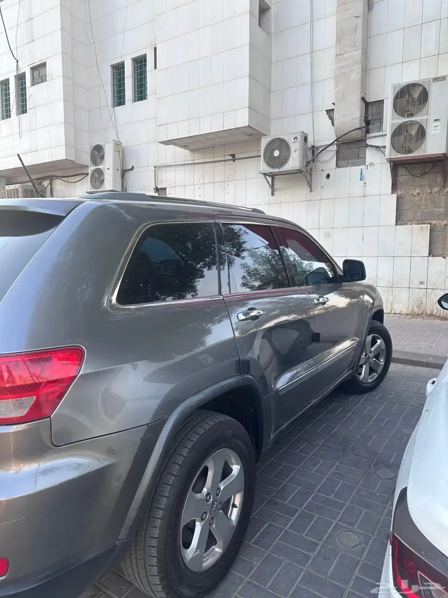 قطع جراند شيروكي 2011-2013 5