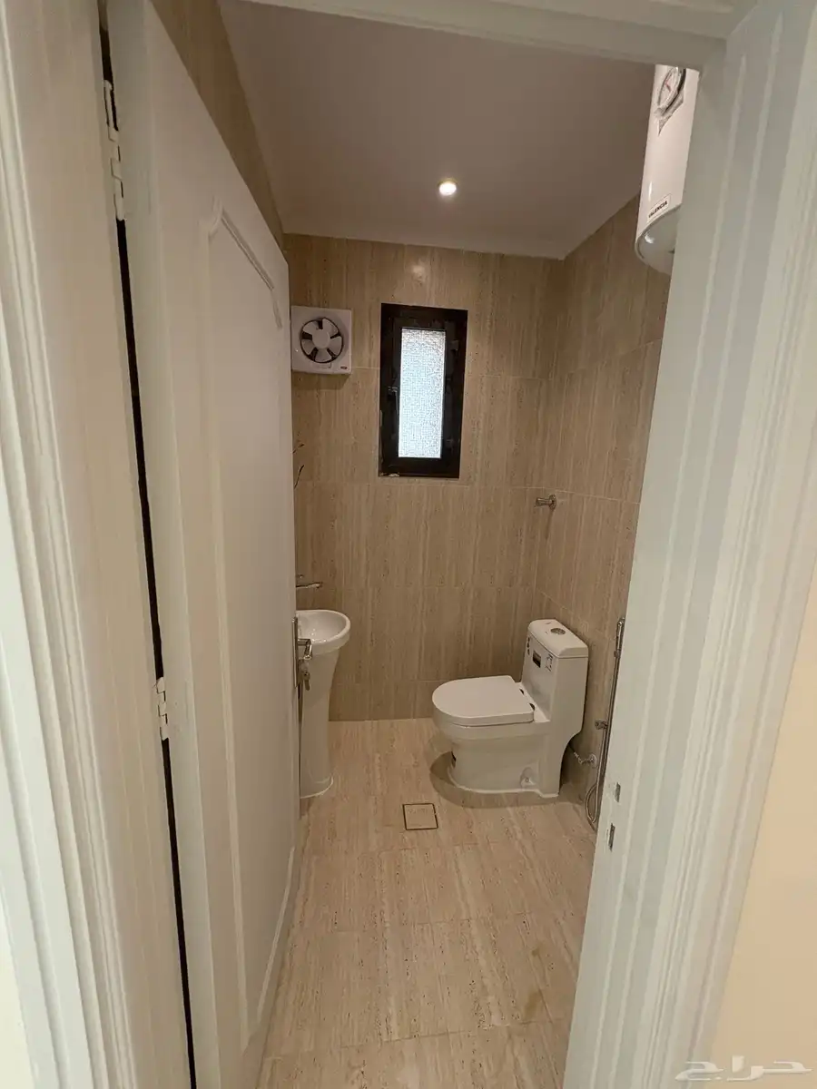 فله للإجار حي العليا مع مسبح Villa for rent w 6
