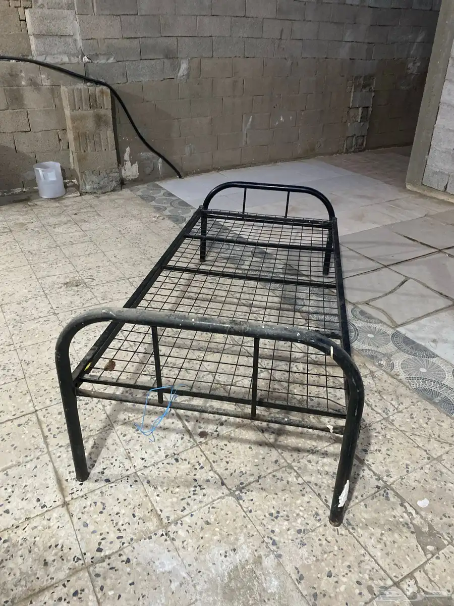 سرير حديد 0
