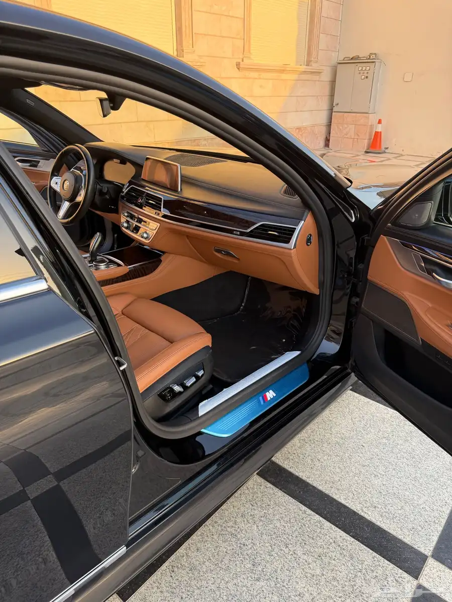 بي ام دبيلو 730 Li 43