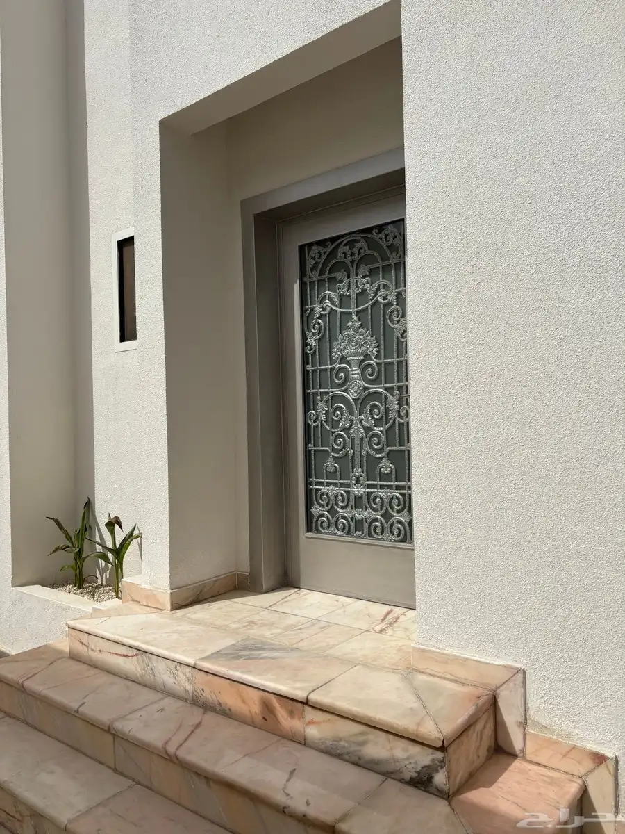 فله للإجار حي العليا مع مسبح Villa for rent w 2