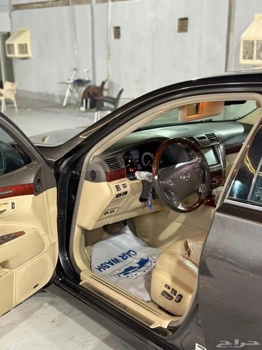 لكزس LS460L 8
