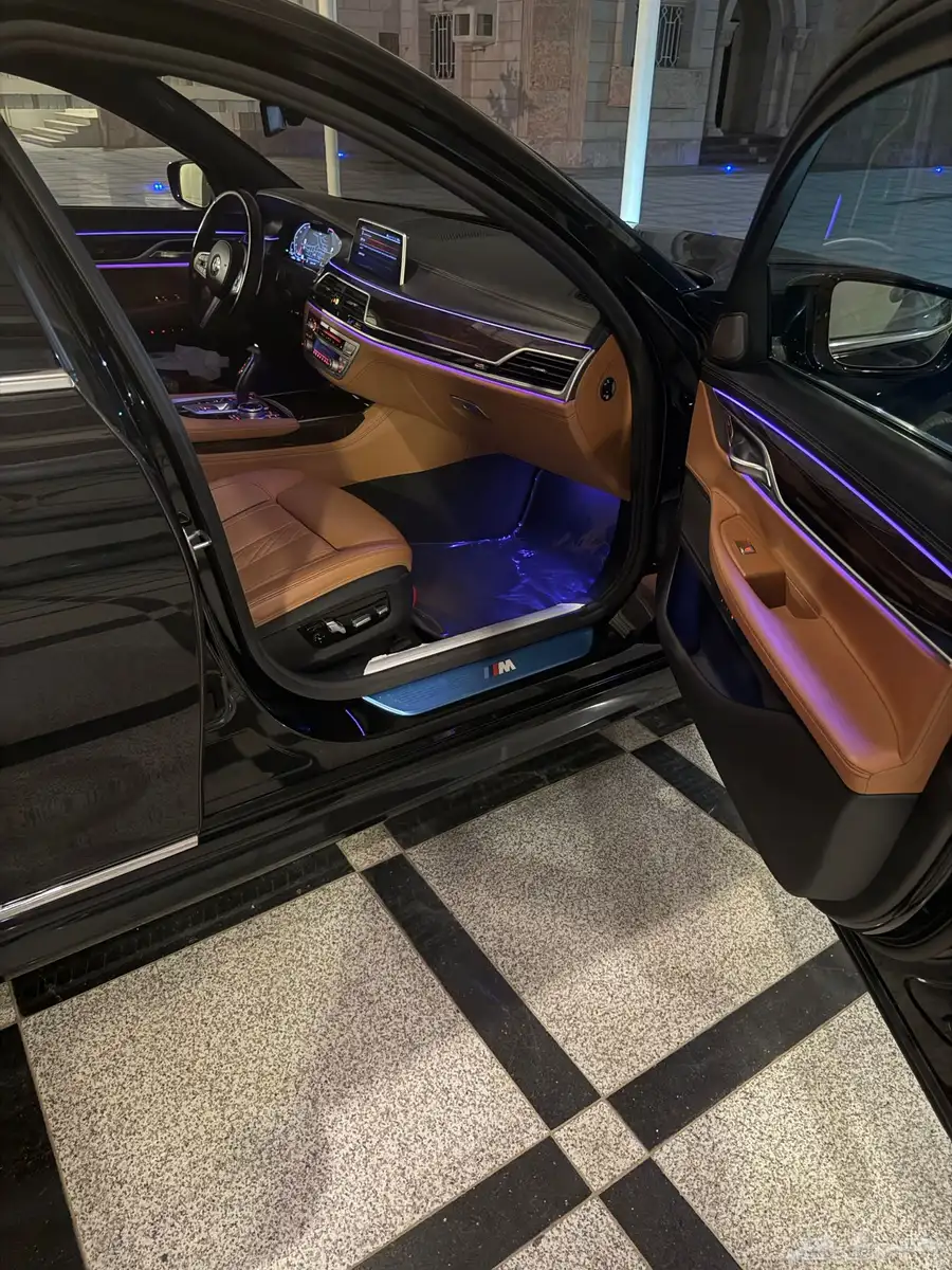 بي ام دبيلو 730 Li 38