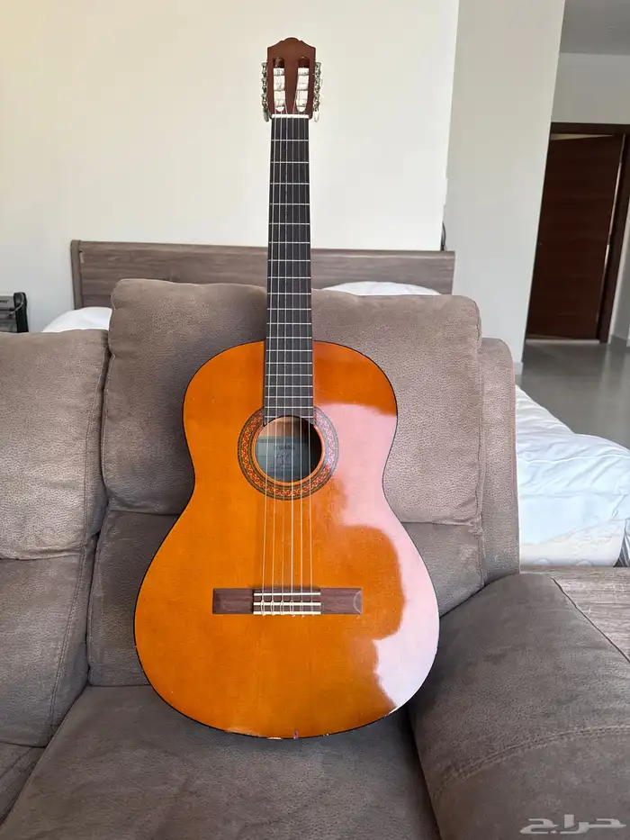 جيتار ياماها Yamaha C40M بحالة ممتازة للبيع 0