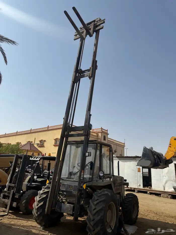 رافعات وكرينات ومعدات مختلفه لايجار في نجران وضواحيها 4