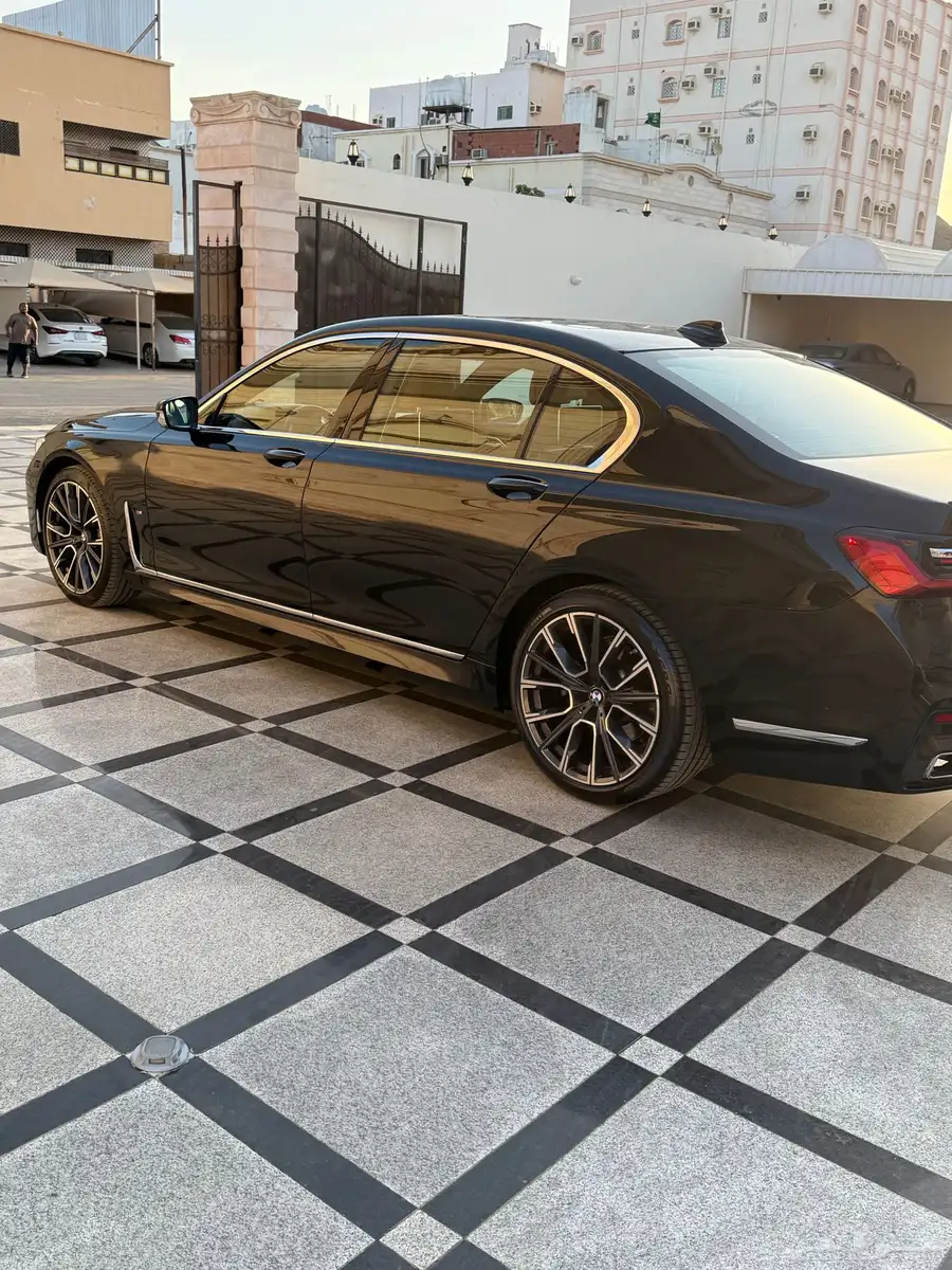 بي ام دبيلو 730 Li 10