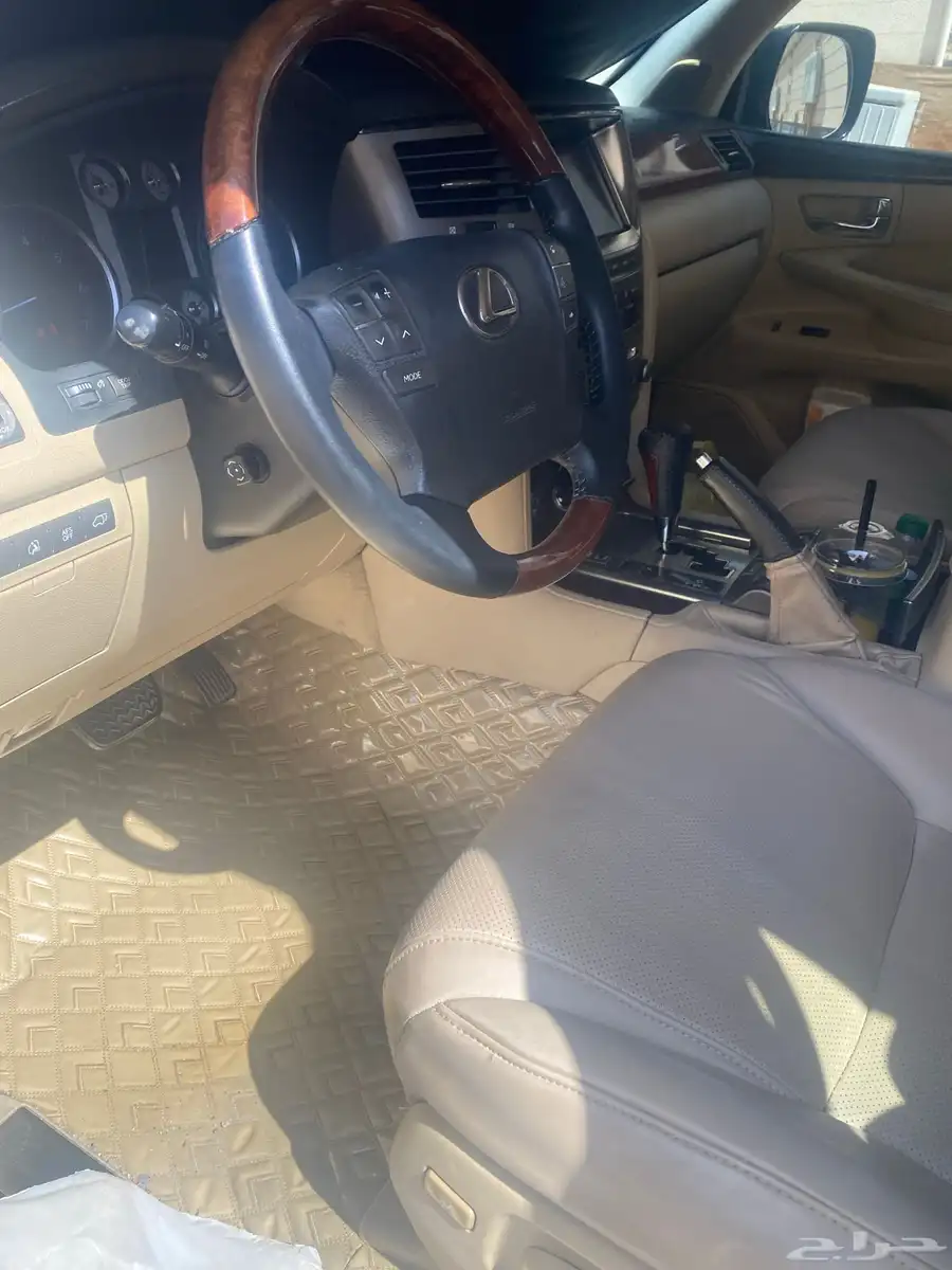 جيب لكزس LX570 أسود 8