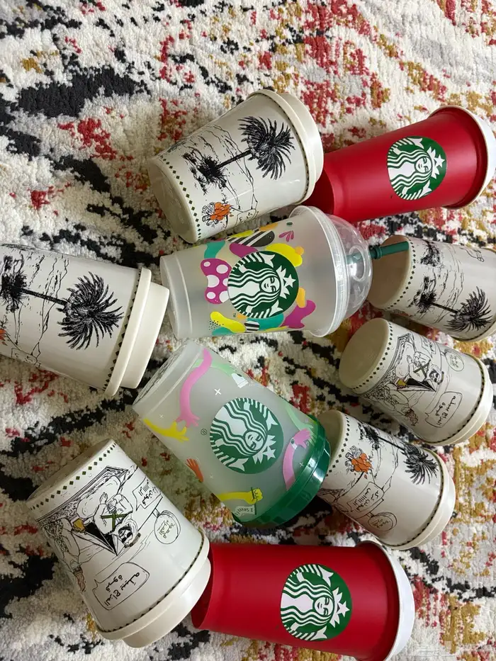 شنط رجالية وتحف ومجات وفازات زجاج 8