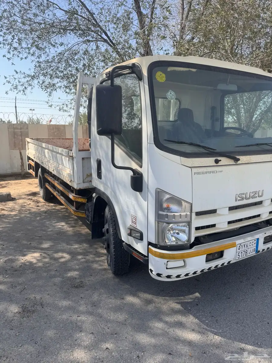 isuzu truck for rent 1