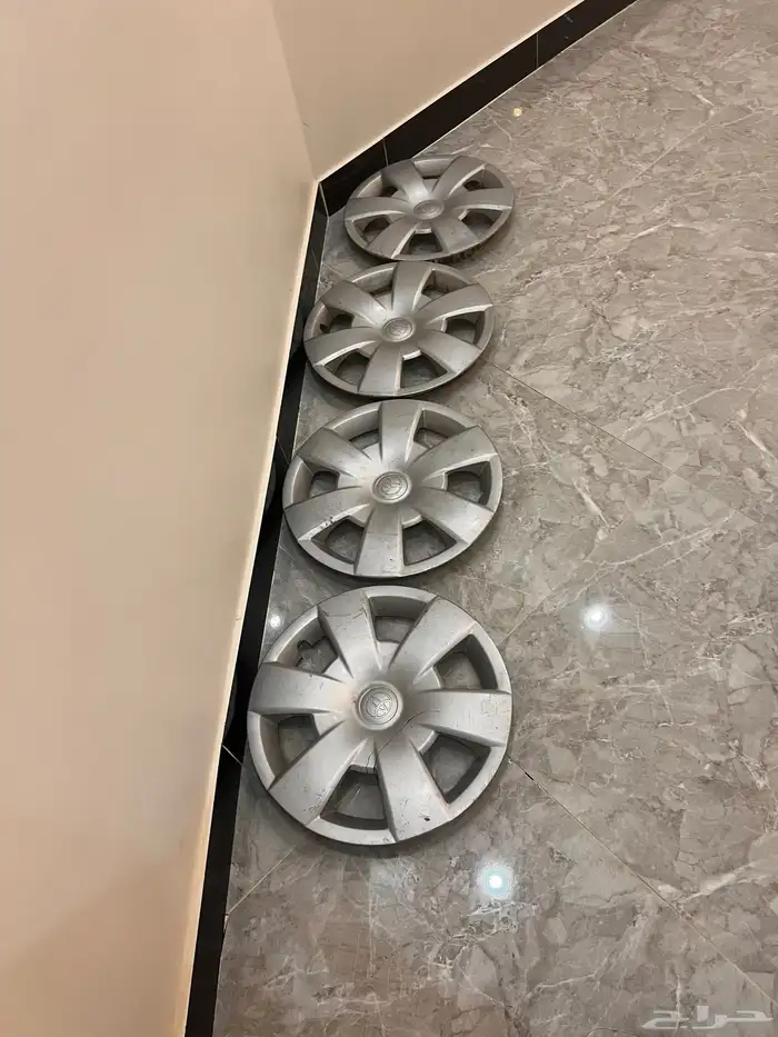 طيس  اصلية حقت الوكاله تيوتا حجم 15 0